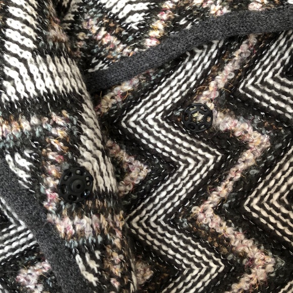 ***SALE***Vip Sweater. Medium - Picture 6 of 6